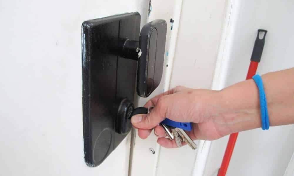 How To Open A Locked Bedroom Door Without A Key