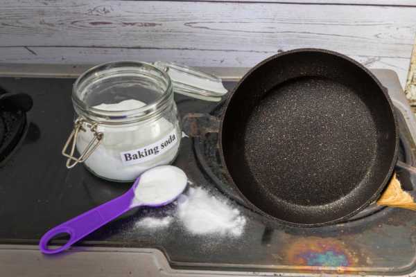 Add Baking soda To Clean Enamel Cookware