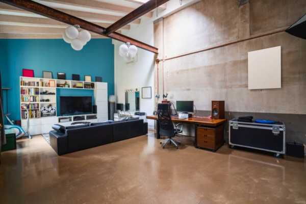 Studio Apartment Living Room